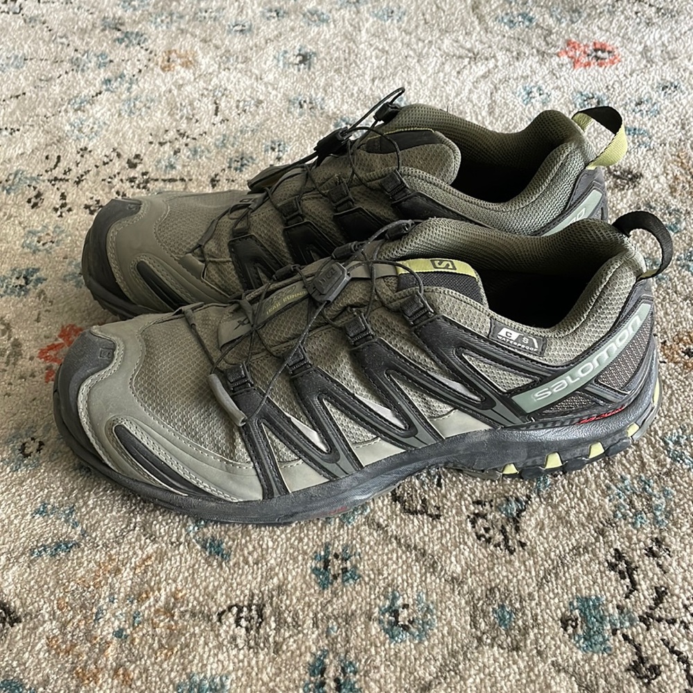 Salomon Men's Olive Green and Black Trail Running Shoes